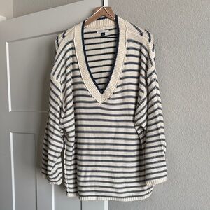 American Eagle Outfitters Navy and Cream Knit Sweater
